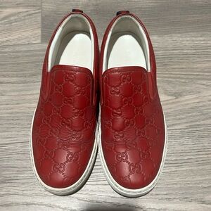 Authentic Gucci men loafer size 7.5